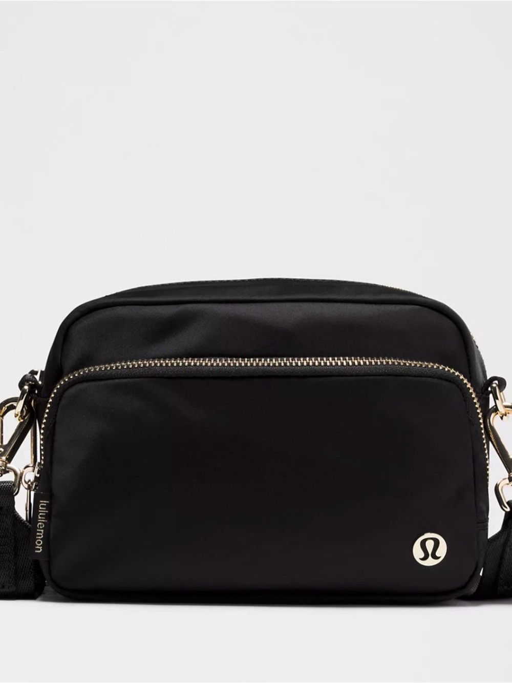 Lululemon Everywhere Crossbody Bag 2L Black/Gold Metal Hardware